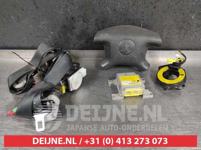 Mitsubishi Pajero Airbag set+module O497298