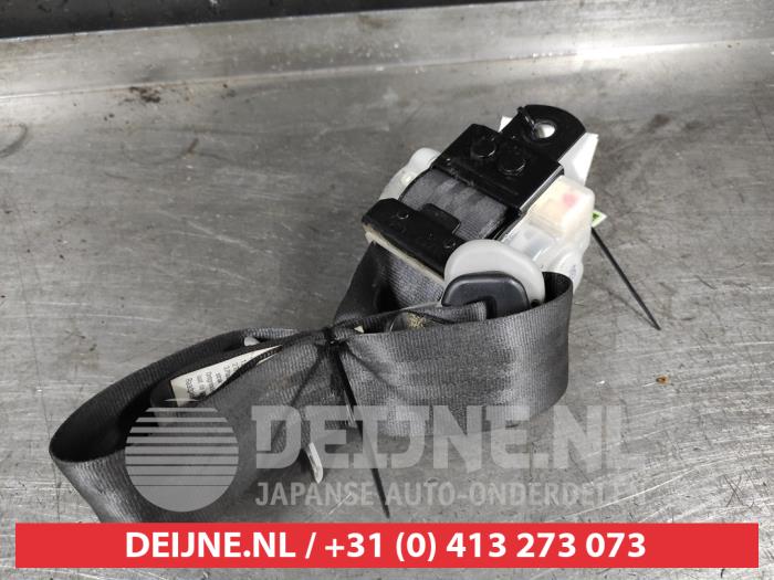 Honda FR-V Rear seatbelt, right O497801