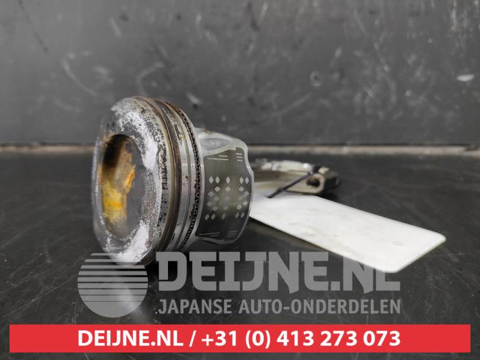 Gebruikte Zuiger Suzuki SX4 S-Cross (JY) 1.0 Booster Jet Turbo 12V Prijs € 100,00 Margeregeling aangeboden door V.Deijne Jap.Auto-onderdelen BV
