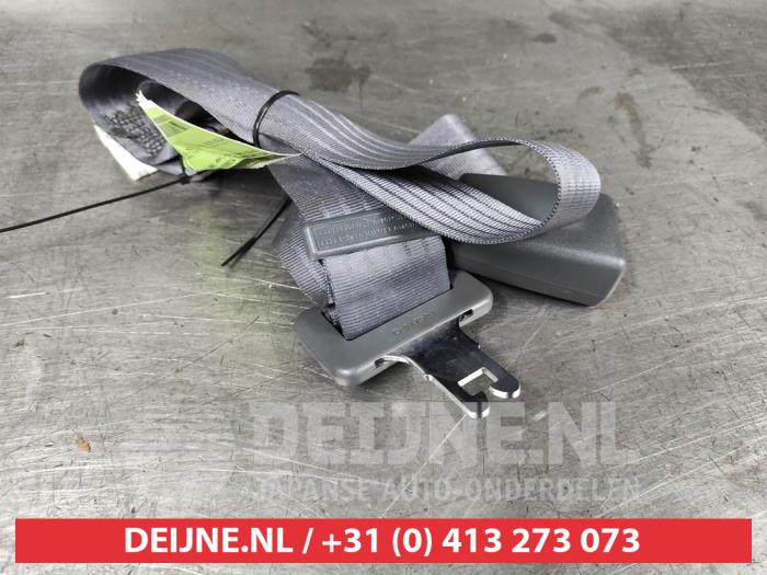 Toyota Starlet Rear seatbelt, centre O498142