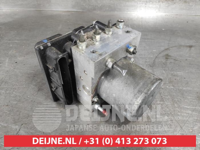 Gebruikte ABS Pomp Toyota Verso 1.8 16V VVT-i Prijs € 150,00 Margeregeling aangeboden door V.Deijne Jap.Auto-onderdelen BV