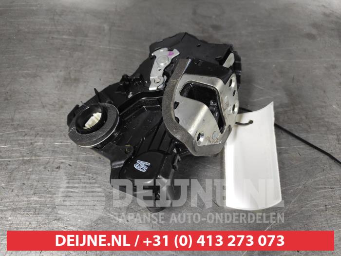 Toyota Verso Deurslot Mechaniek 4Deurs links-voor O498371