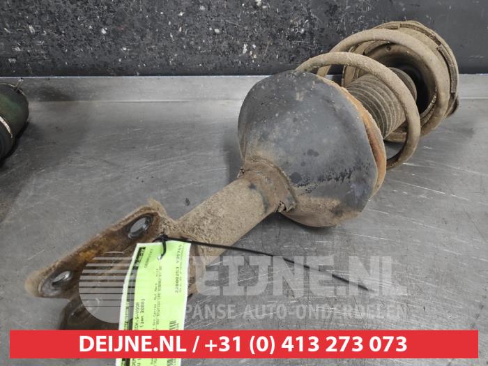 Subaru Legacy Stoßdämpferstrebe rechts vorne O498434