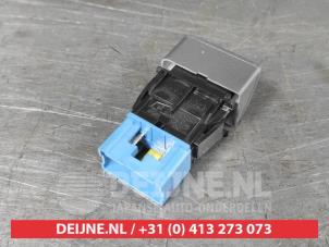 Honda Jazz Rear window heating switch O498514 photo 2