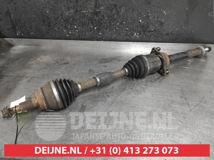 Toyota Avensis Verso Aandrijfas rechts-voor O498558