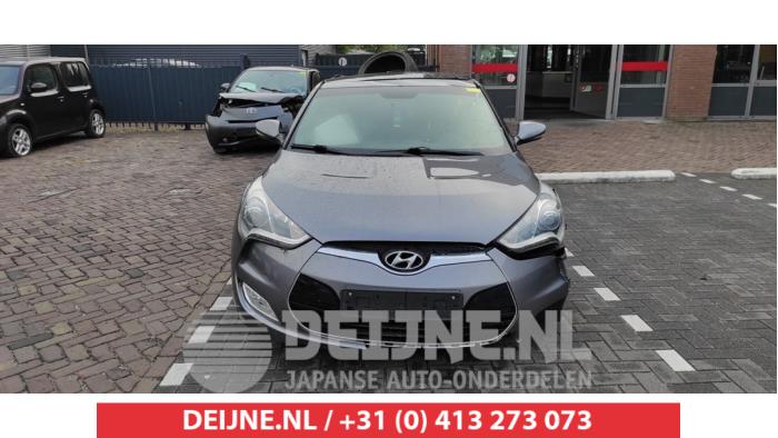 Hyundai Veloster Bumper grille O498733