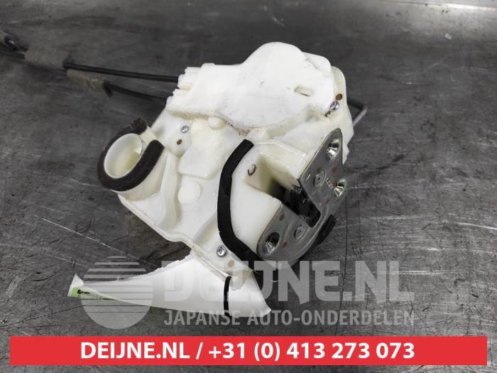 Mitsubishi Space Star Deurslot Mechaniek 4Deurs links-voor O498988