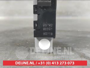 Hyundai Tucson Voorruitverwarming schakelaar O499224 foto 3