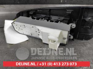 Toyota Rav-4 Multi-functional window switch O499423 photo 2