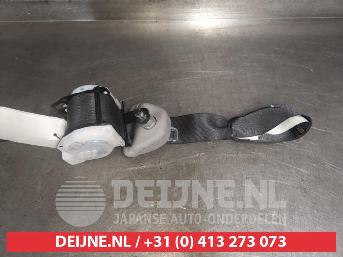 Mitsubishi Outlander Rear seatbelt, right O499643