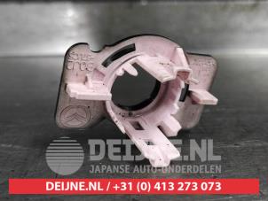 Mazda 3 PDC holder O499819 photo 2