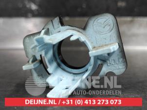 Mazda 3 PDC holder O499820 photo 2