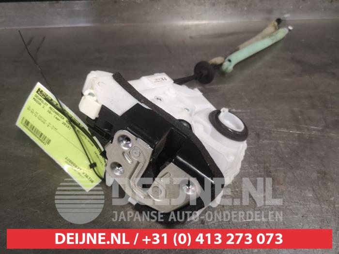 Mazda 3 Türschlossmechanik 4-türig rechts vorne O499843