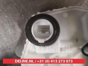 Mazda 3 Front door lock mechanism 4-door, right O499843 photo 3