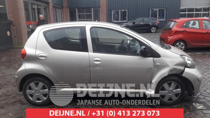 Toyota Aygo Portiergreep 4Deurs rechts-achter O499976