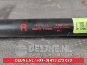 Toyota Avensis Verso Gasdemper rechts-achter O500020 foto 2