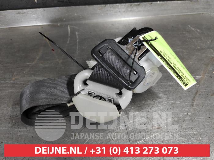 Toyota Avensis Verso Sicherheitsgurt rechts hinten O500024