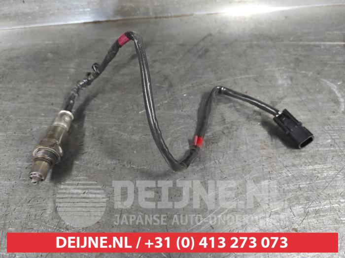 Gebruikte Lambda Sonde Kia Stonic (YB) 1.0i T-GDi 12V Eco-Dynamics+ Prijs € 35,00 Margeregeling aangeboden door V.Deijne Jap.Auto-onderdelen BV