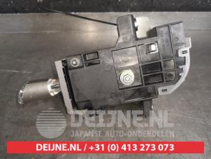 Toyota Prius Automatic gear selector O500358 photo 2