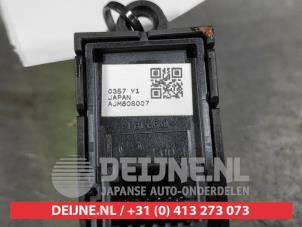 Mazda 3 Handrem schakelaar O500475 foto 3