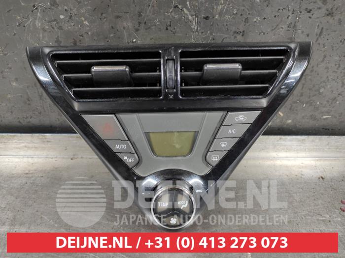 Toyota IQ Heater control panel O500523