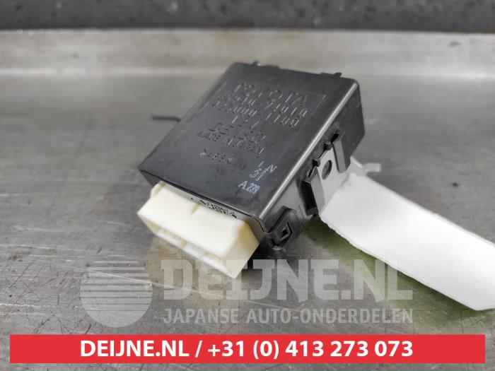 Toyota IQ Wiper module O500772