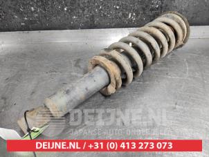 Gebruikte Mac Phersonpoot links-voor Toyota Land Cruiser 90 (J9) 3.0 TD Prijs € 50,00 Margeregeling aangeboden door V.Deijne Jap.Auto-onderdelen BV