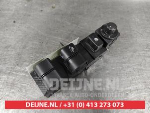 Gebruikte Schakelblok ruiten Mazda 3 (BM/BN) 1.5 Skyactiv-G 100 16V Prijs € 75,00 Margeregeling aangeboden door V.Deijne Jap.Auto-onderdelen BV