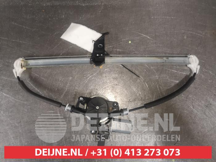 Mazda 3 Ruitmechaniek 4Deurs rechts-achter O501372