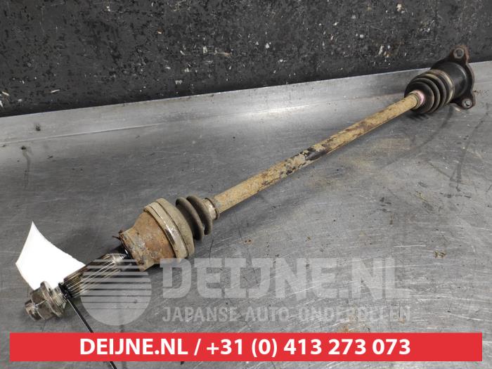Suzuki Swift Aandrijfas rechts-achter O501908