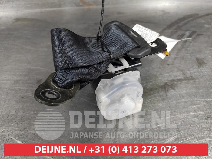 Toyota Celica Rear seatbelt, right O502771