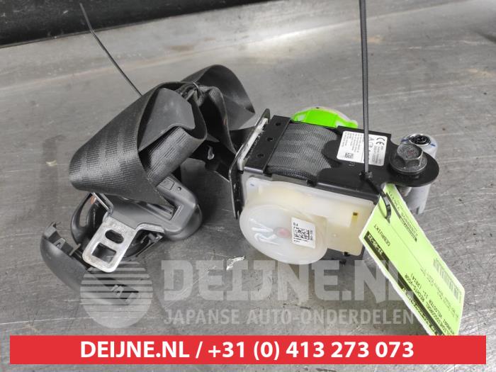 Hyundai Veloster Front seatbelt, right O505035