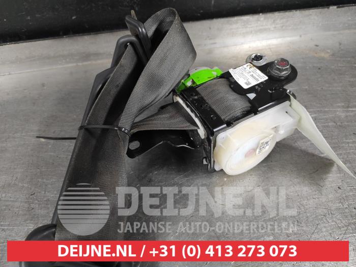 Hyundai Veloster Front seatbelt, left O505036