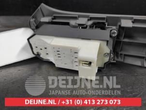 Toyota Yaris Multi-functional window switch O505207 photo 2