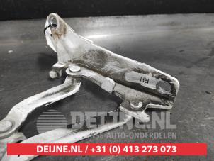 Hyundai Veloster Bonnet Hinge O505325 photo 2