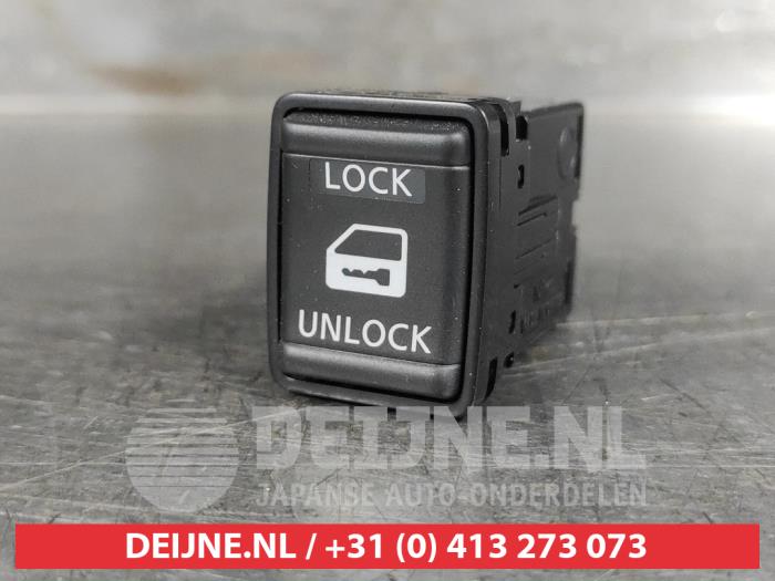 Nissan Navara Centrale deurvergrendeling Schakelaar O505364