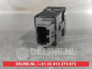 Nissan Navara Central locking switch O505364 photo 2
