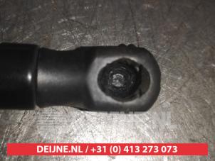 Mazda 3 Gasdämpfer rechts hinten O505653 foto 3