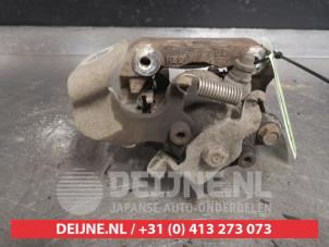 Toyota IQ Remklauw (Tang) rechts-achter O505710 foto 2