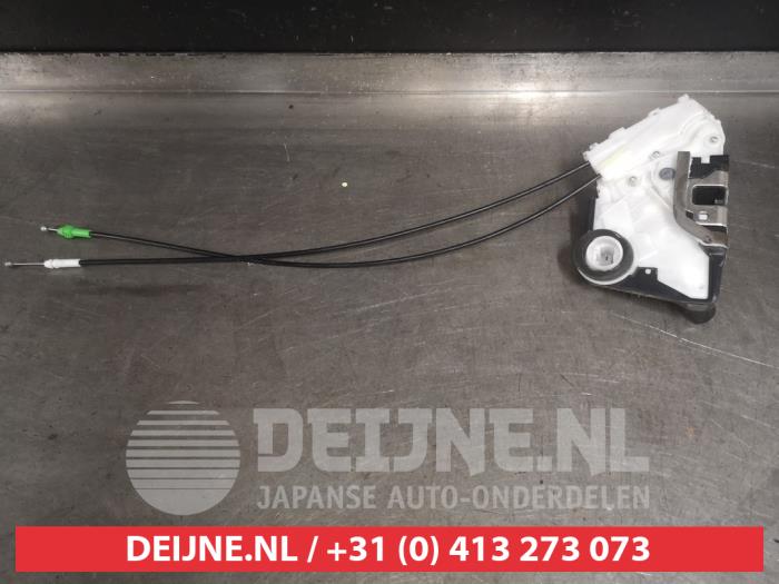 Toyota Yaris Deurslot Mechaniek 4Deurs links-voor O505740
