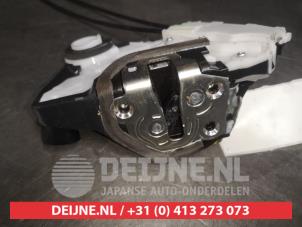 Toyota Yaris Door lock mechanism 4-door, front left O505740 photo 2