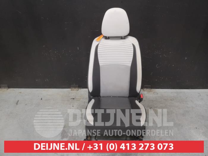 Toyota Yaris Stoel rechts O505754