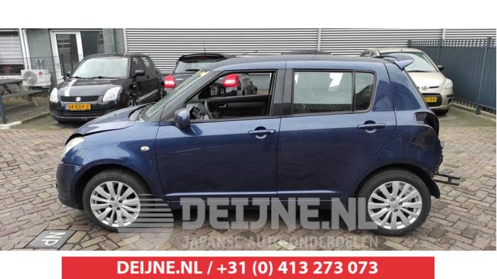 Suzuki Swift Portierruit 4Deurs links-voor O505911