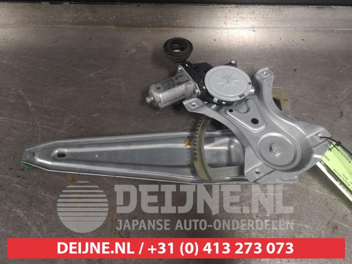 Toyota Yaris Ruitmechaniek 4Deurs rechts-achter O506172