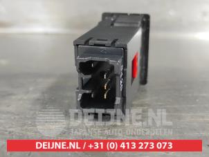 Suzuki Swift Seat heating switch O506832 photo 2