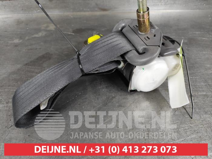 Toyota Celica Front seatbelt, right O506913