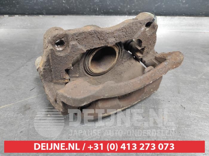 Nissan Qashqai Remklauw (Tang) links-voor O506968