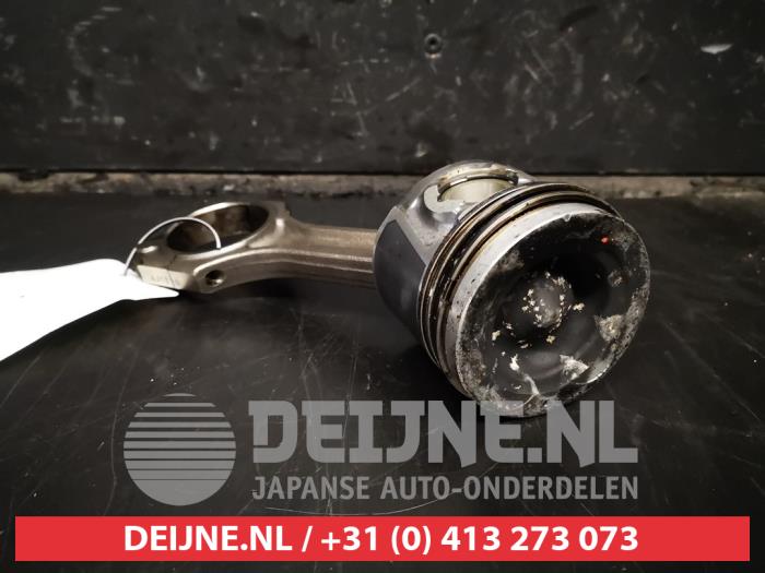 Gebruikte Zuiger Hyundai iX35 (LM) 1.7 CRDi 16V Prijs € 50,00 Margeregeling aangeboden door V.Deijne Jap.Auto-onderdelen BV