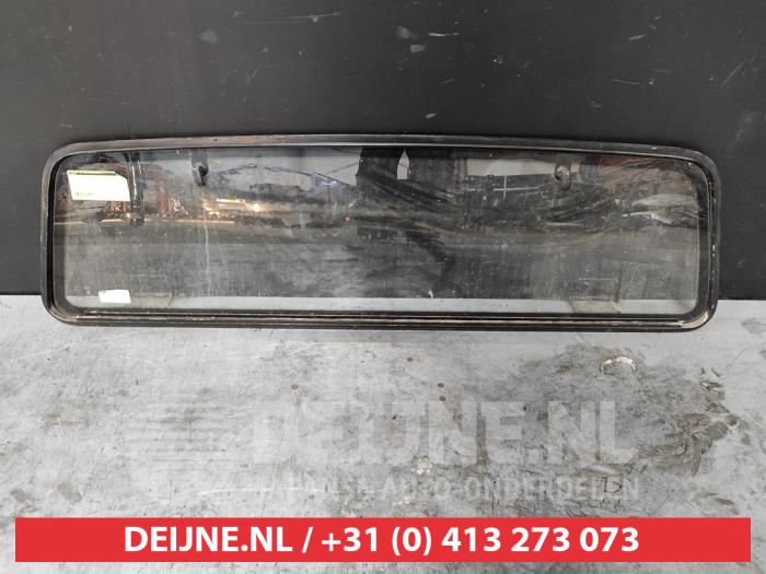 Nissan Navara Ruit achter O507917