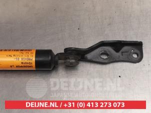 Toyota Previa Gasdemper links-achter O294372 foto 3